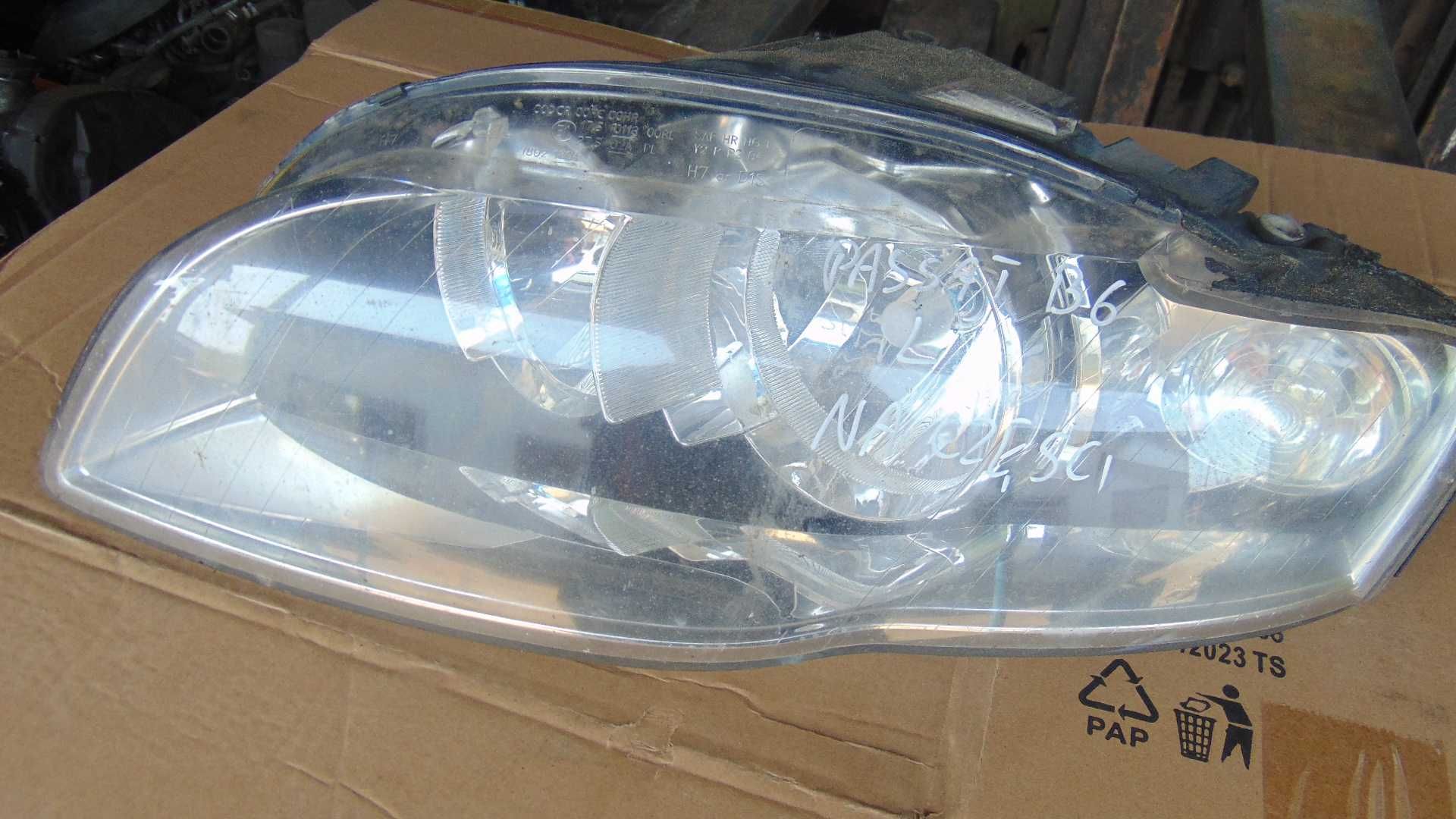 Maj4 Lampa przednia audi a4 b7 wysyłka