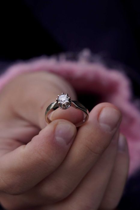 Złoty pierścionek 14k z brylantem  0,40ct