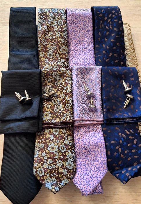 Чоловічий подарунковий набір: краватка, хустинка, запонки