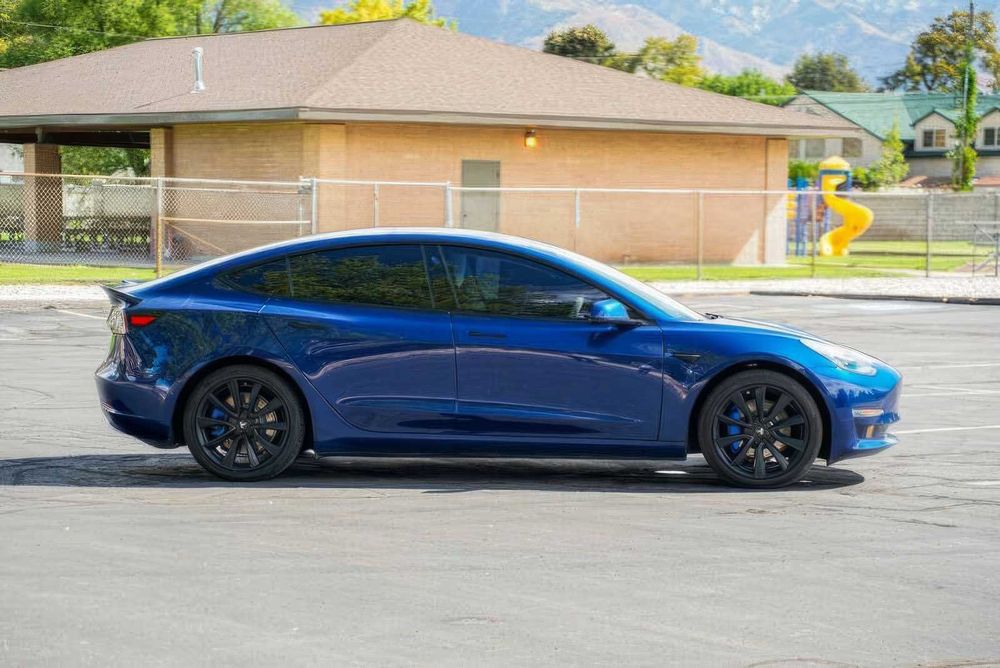 Tesla Model 3 Long Range      2019