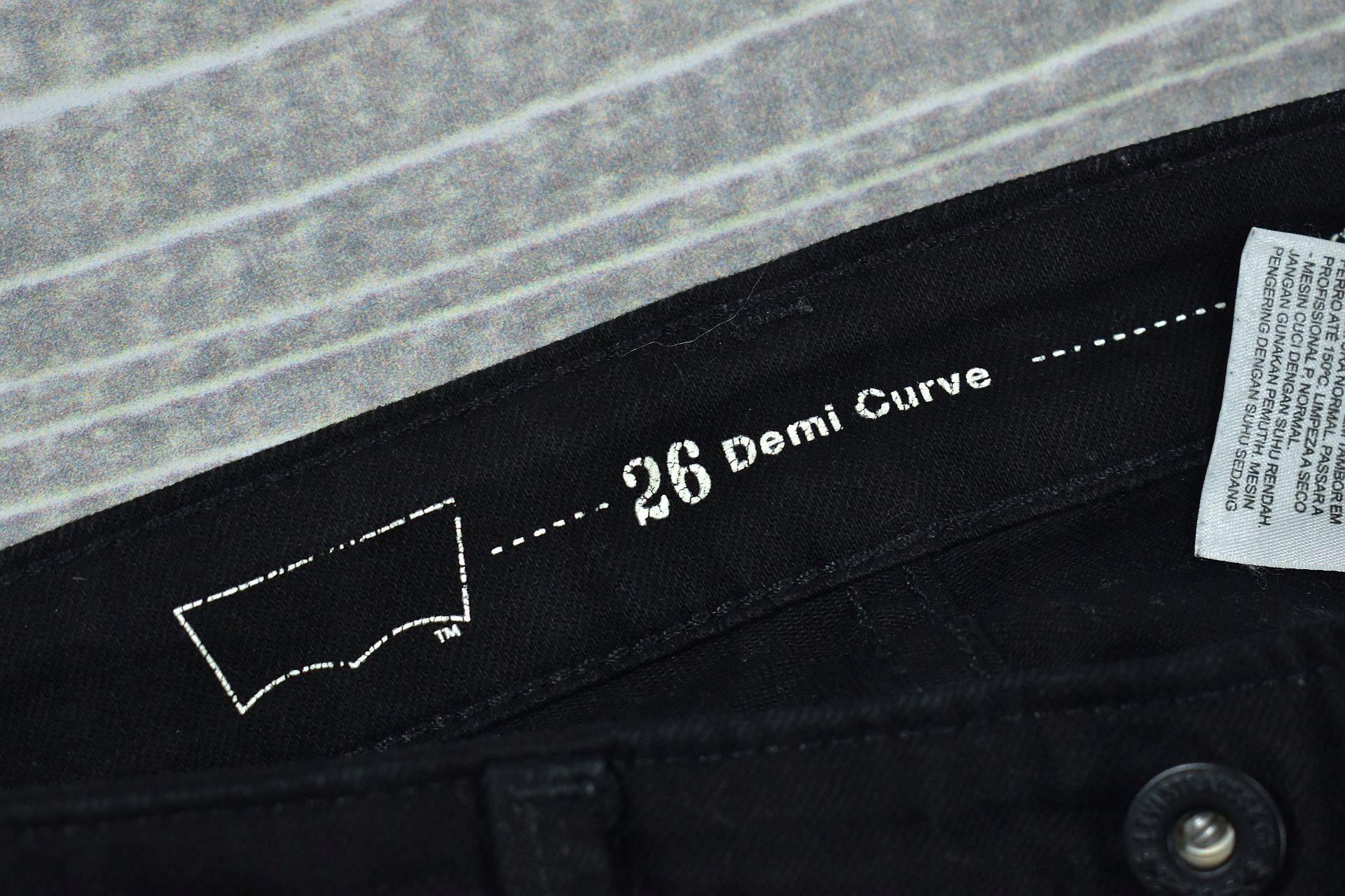 LEVIS Demi Curve Skinny Mid Rise Jeansy W26 L32