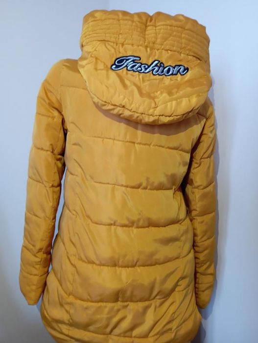 Жіноча яскрава куртка зима-осінь