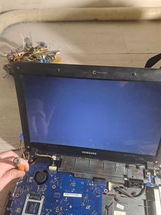 Продам ноутбук Samsung rv408