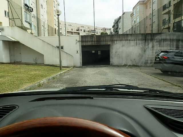 vende-se garagem com 18m2, na zona do Leclerk