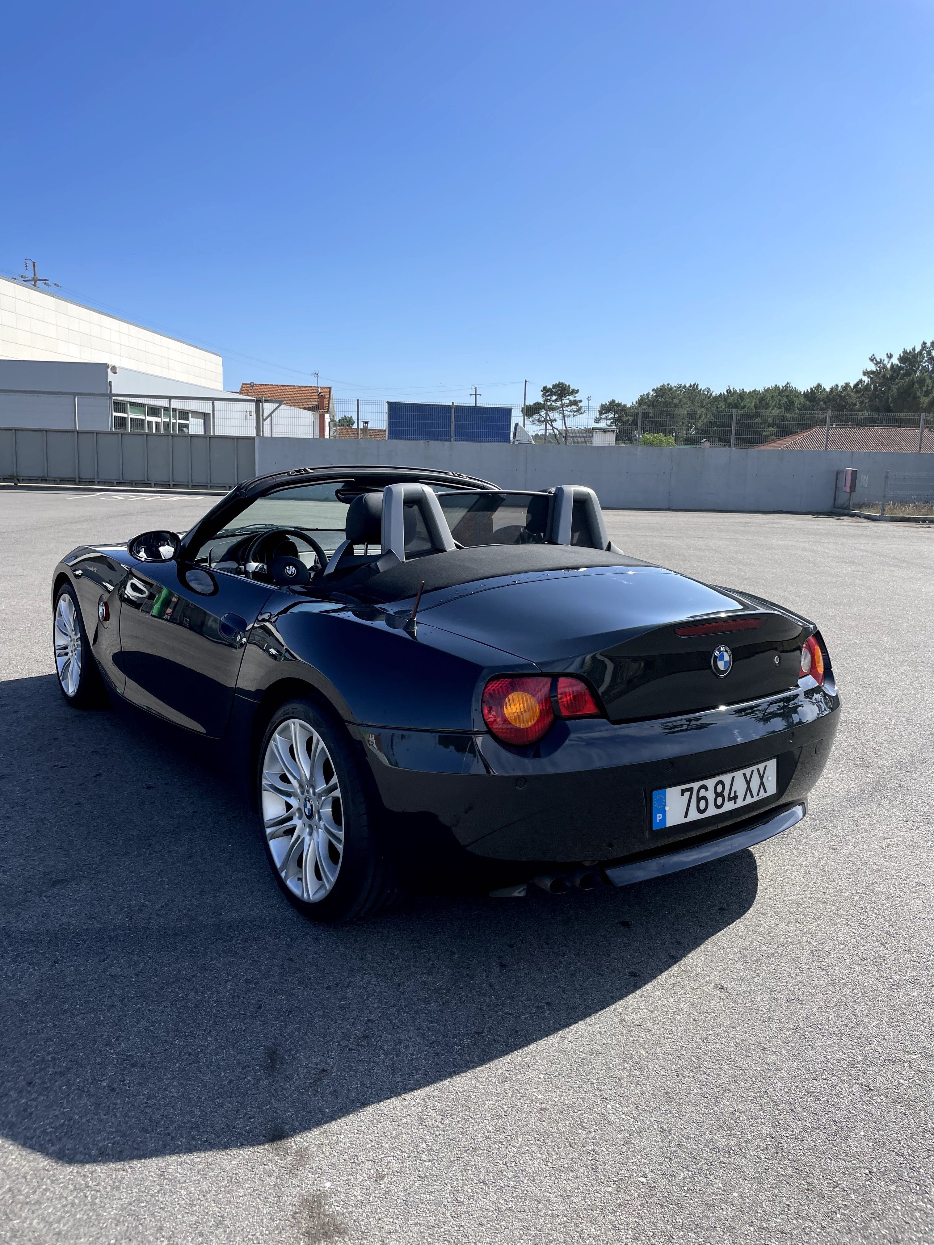 BMW Z4 2.2i - Full Extras