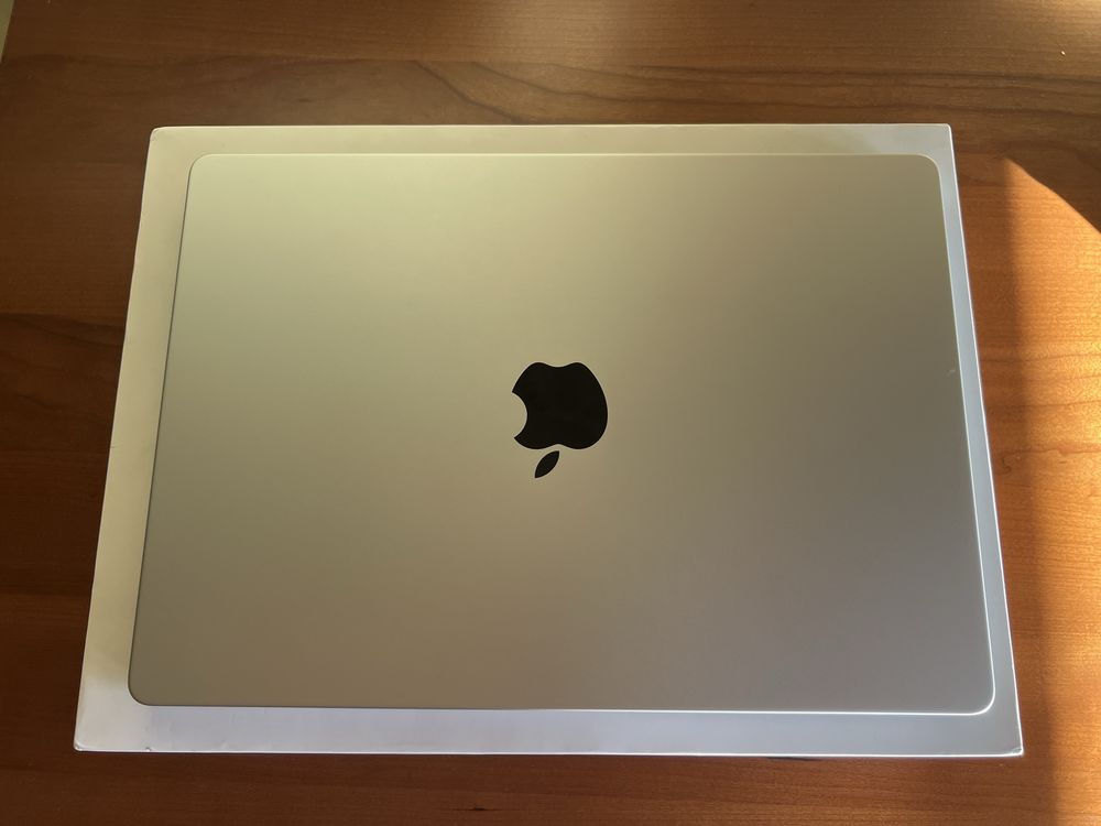 Macbook Pro 14” M1 Pro - 16gb RAM 512gb ROM - 2022