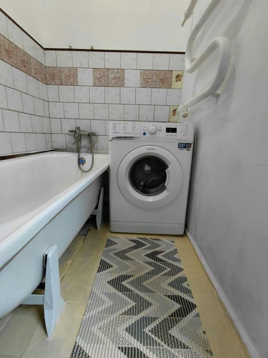 Оренда кімнати для проживання дівчини.Князя Романа.