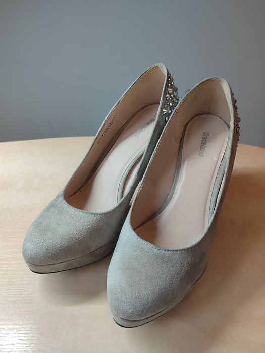 Buty na obcasie z cekinami szare