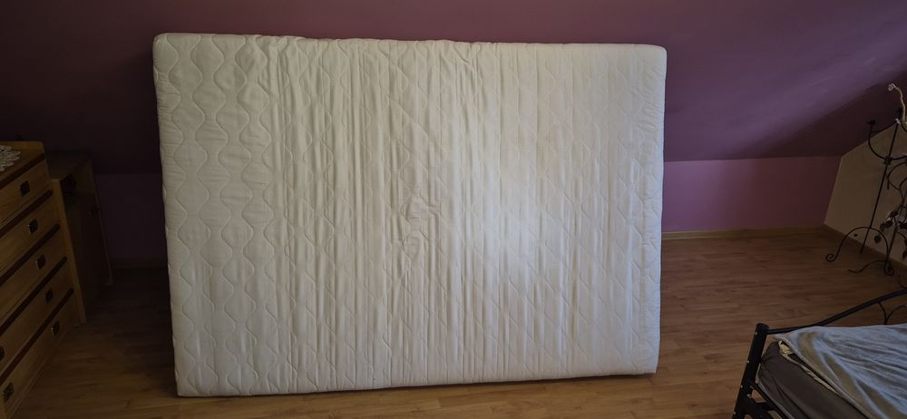 Oddam materac 200×140 cm – stan dobry