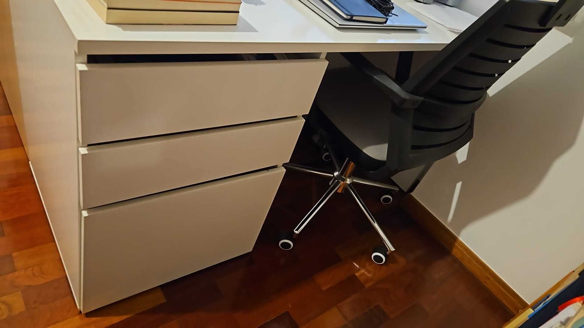 Secretária com 2 Gavetas e 1 Porta DKIT Shiro