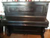 Piano Vertical, antigo e pouco utilizado