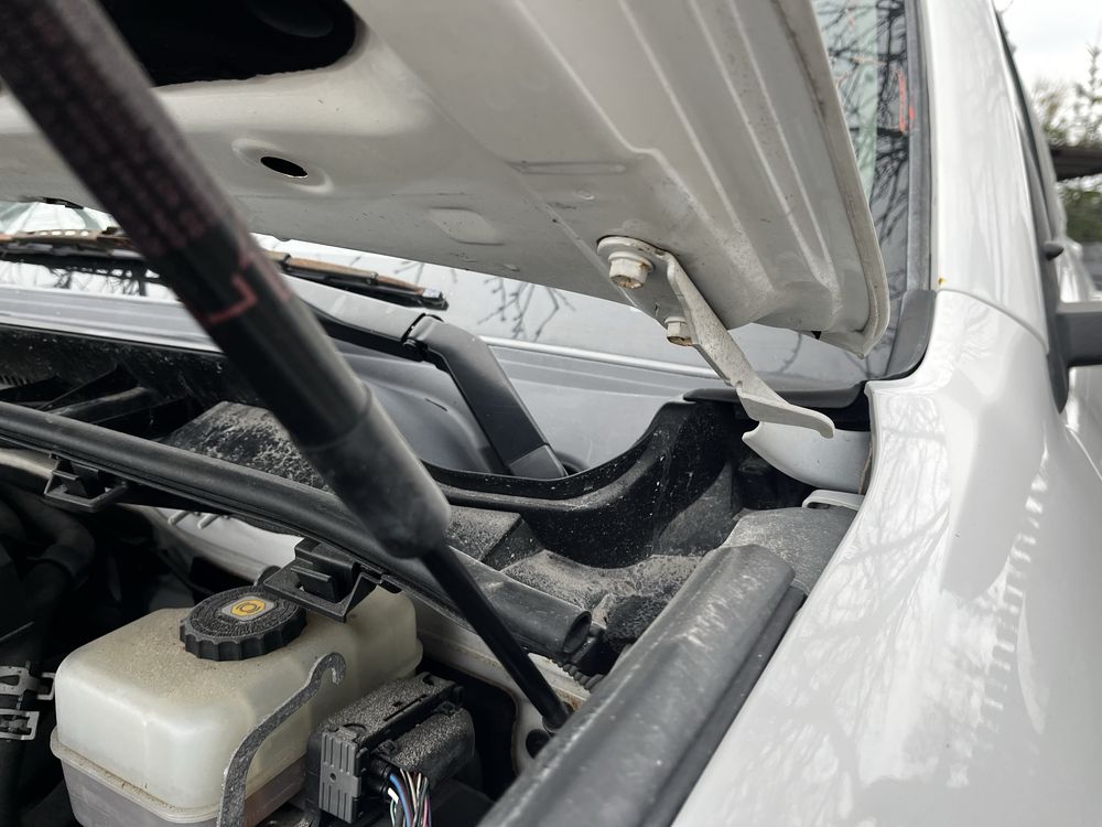 Maska zawiasy toyota 4 runner 5th gen.