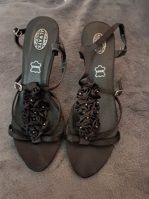 Raz założone Sandałki marki Always