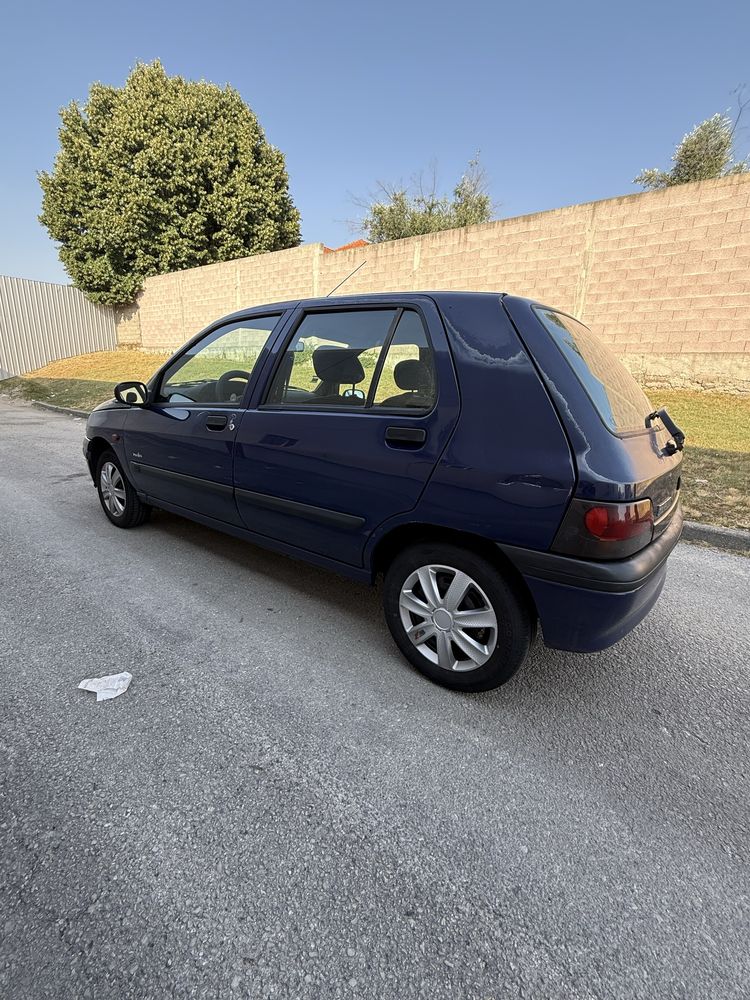 Renault Clio 1997 com motor muito fiável  *PREÇO ESPECIAL*