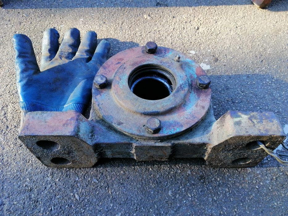 Продам очень мощный корпус подшипника для сельхозтехники