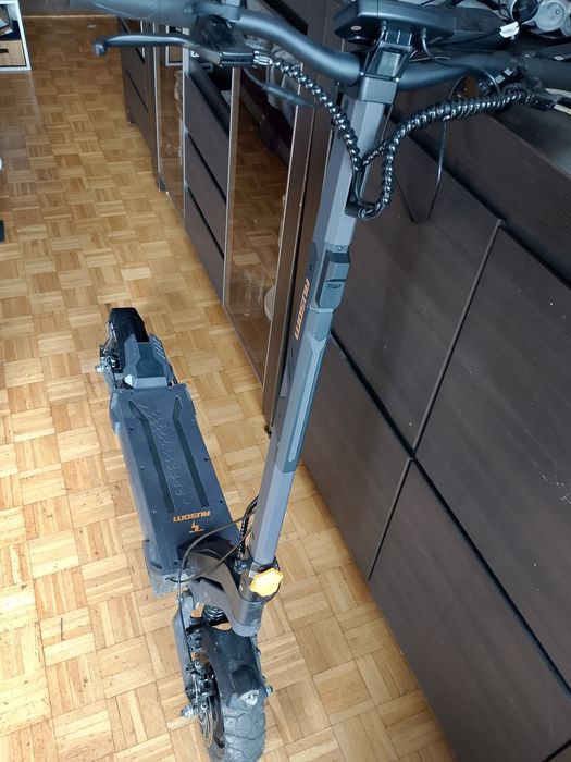 Aussom hulajnoga elektryczna