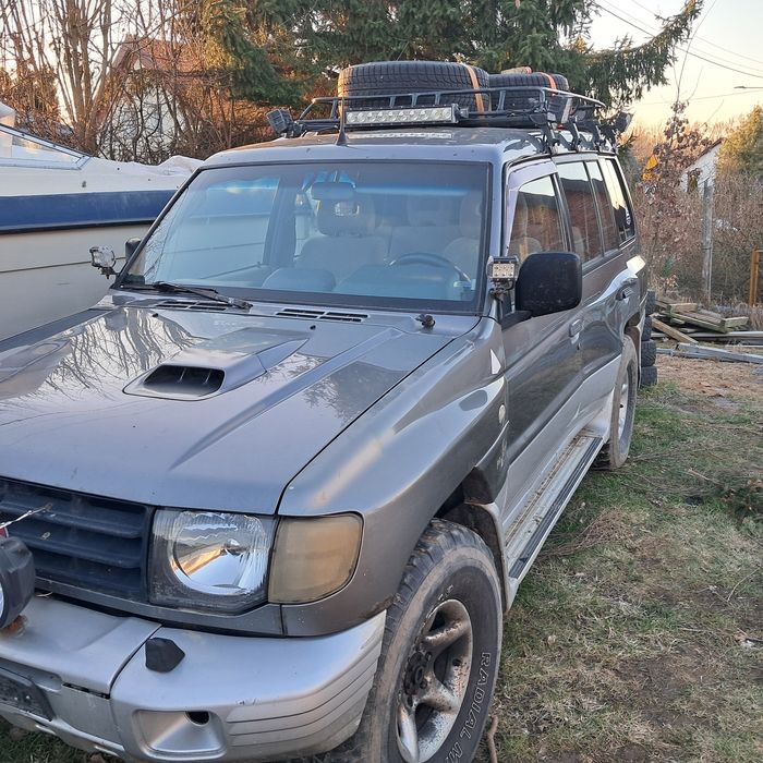 Maska klapa bagażnika drzwi Mitsubishi Pajero