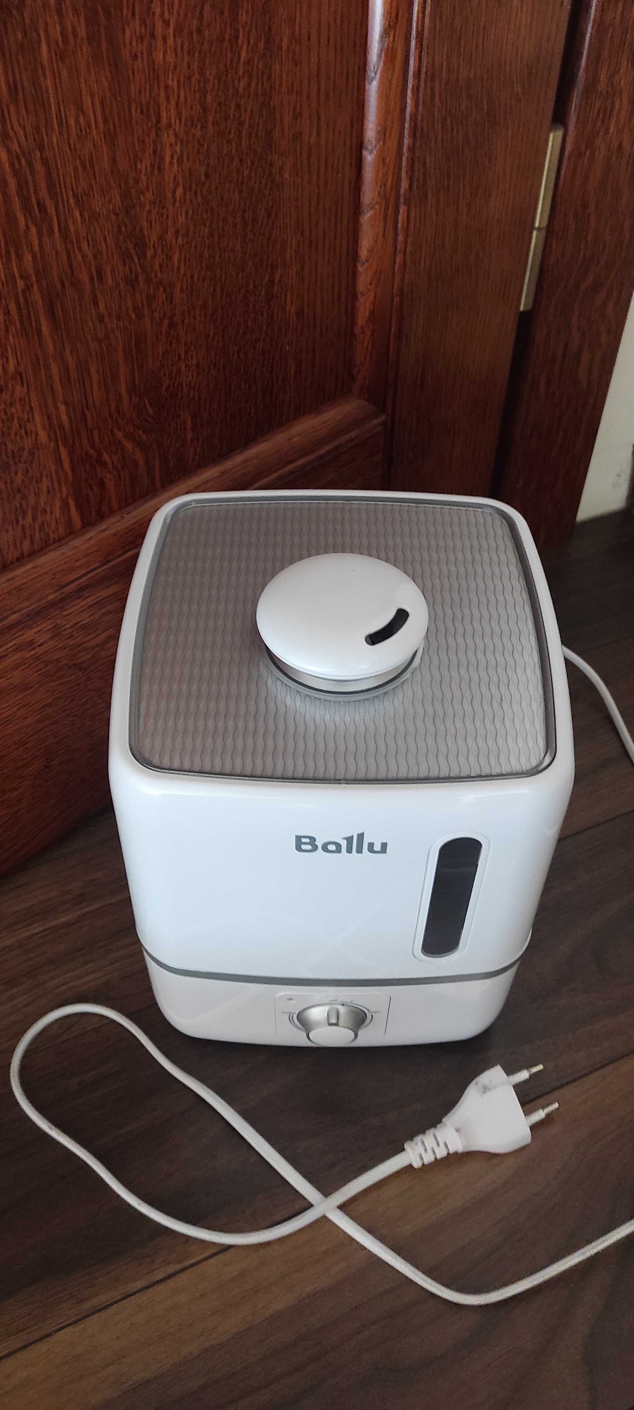 Зволожувач повітря BALLU UHB-310