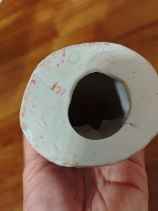 Статуетки ручної работи