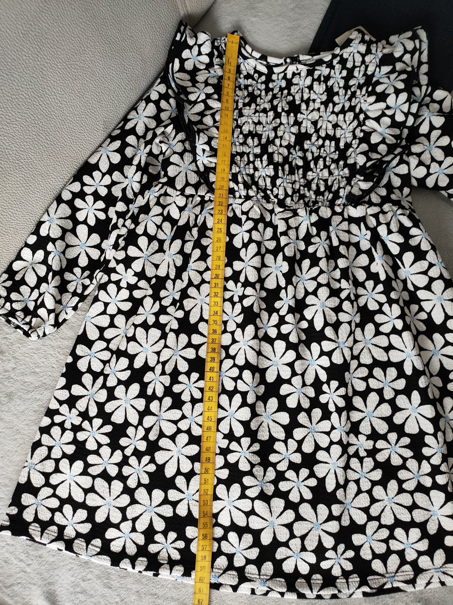 Sukienka dziewczęca roz 4/5 Primark