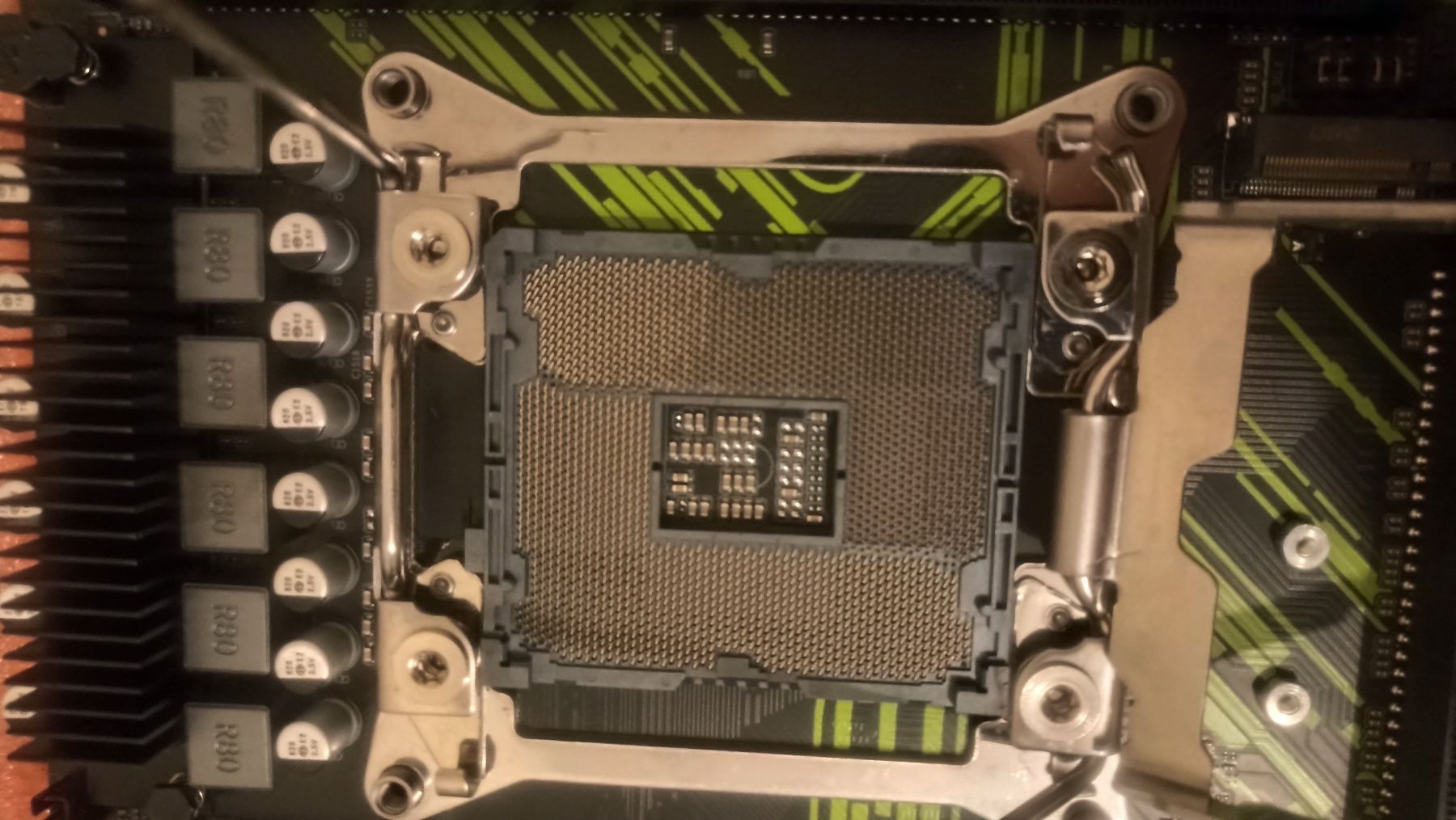 Комплект x99 p4  Xeon e5 2670v3 + 16 gb DDR 4