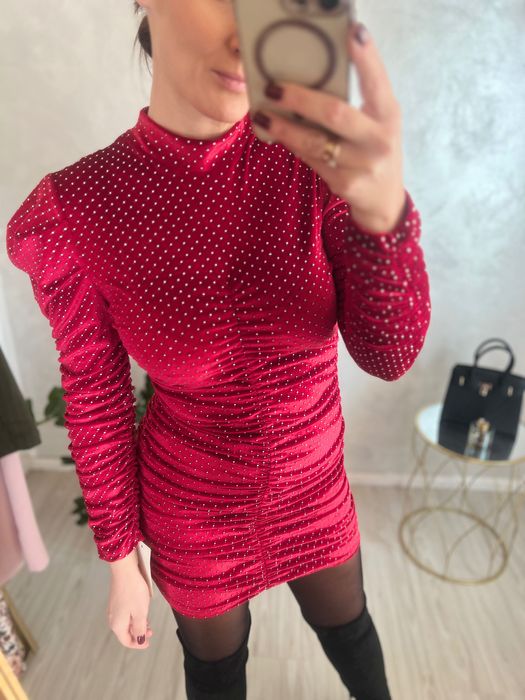 Sukienka czerwona drapowana