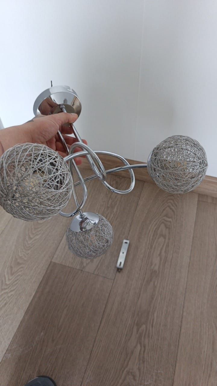 Lampa sufitowa srebrna