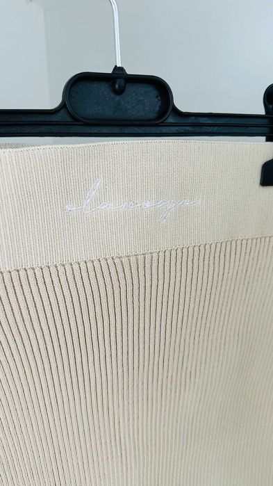 Nowy beżowy prążek komplet jesień O'la Voga Becky Bluzka spódnica