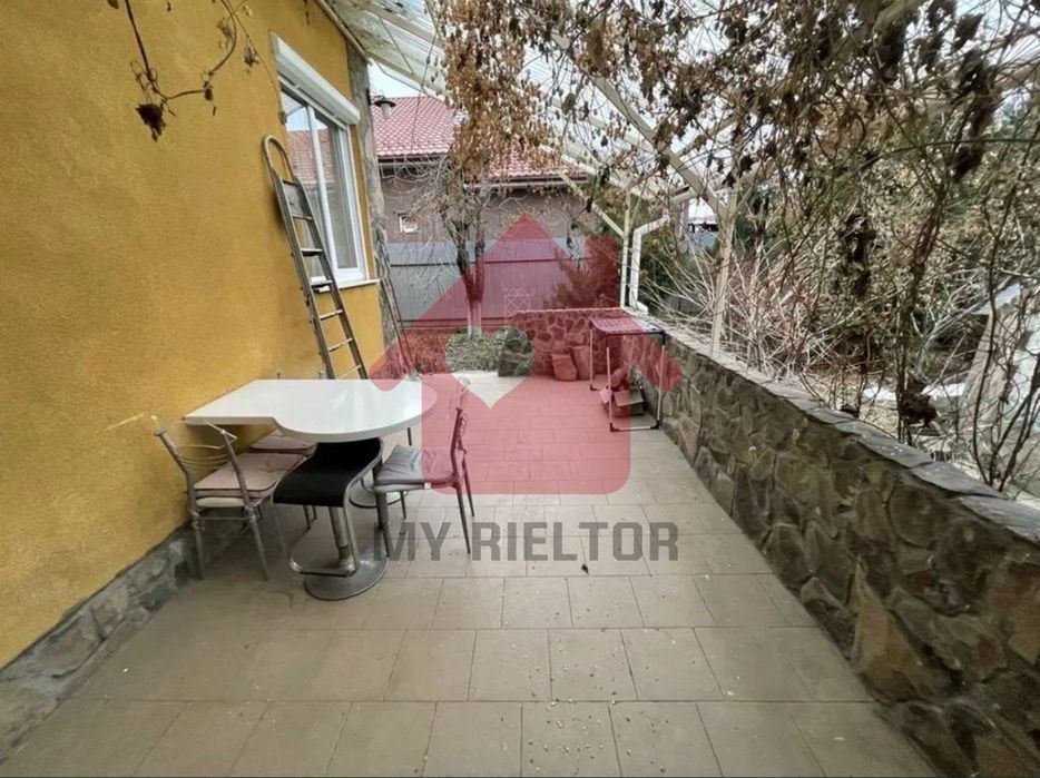 Продаж будинку біля Ужгорода!