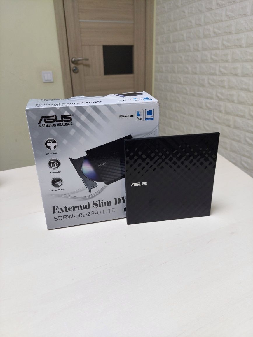 Оптичний привід Asus SDRW-08D2S-U LITE чорний DVD±R/RW USB 2.0