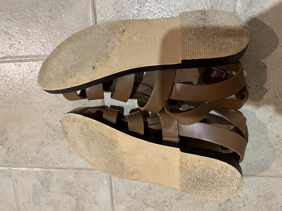 Сандалі Zara шкіряні р36