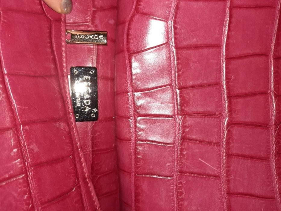 Шикарная оригинальная сумка escada