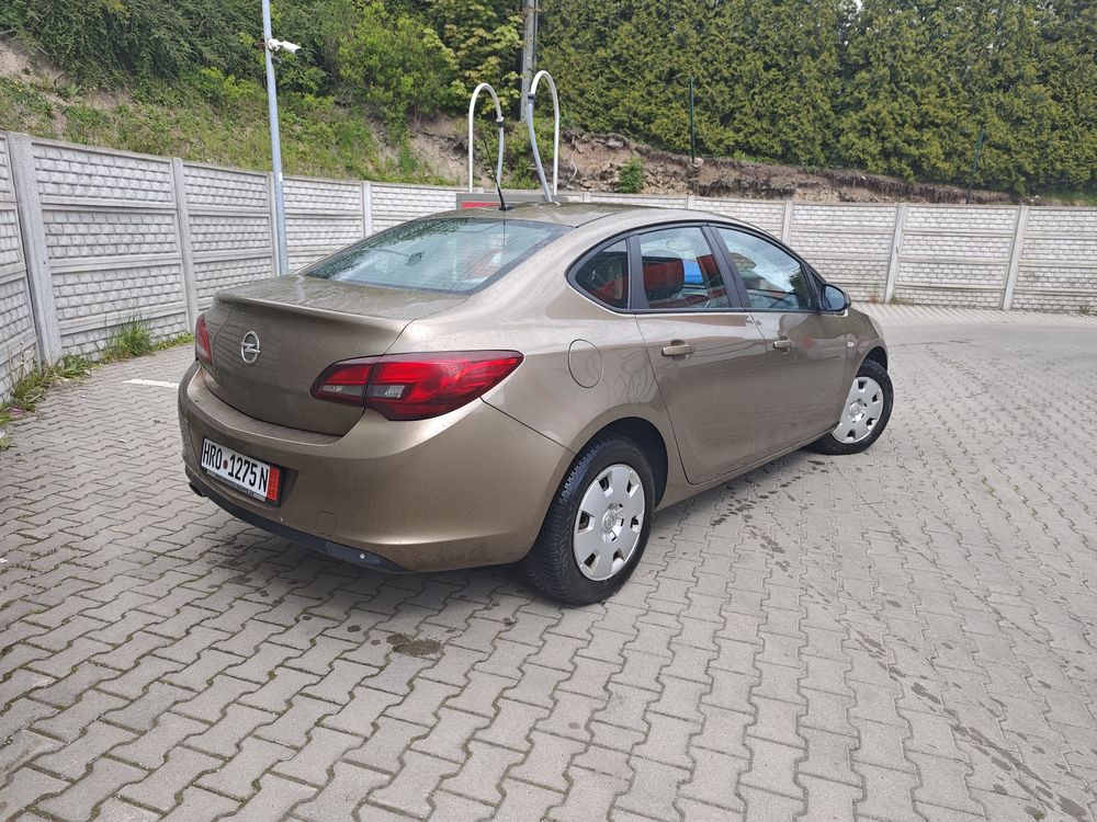 Opel Astra j lift 1.4turbo led