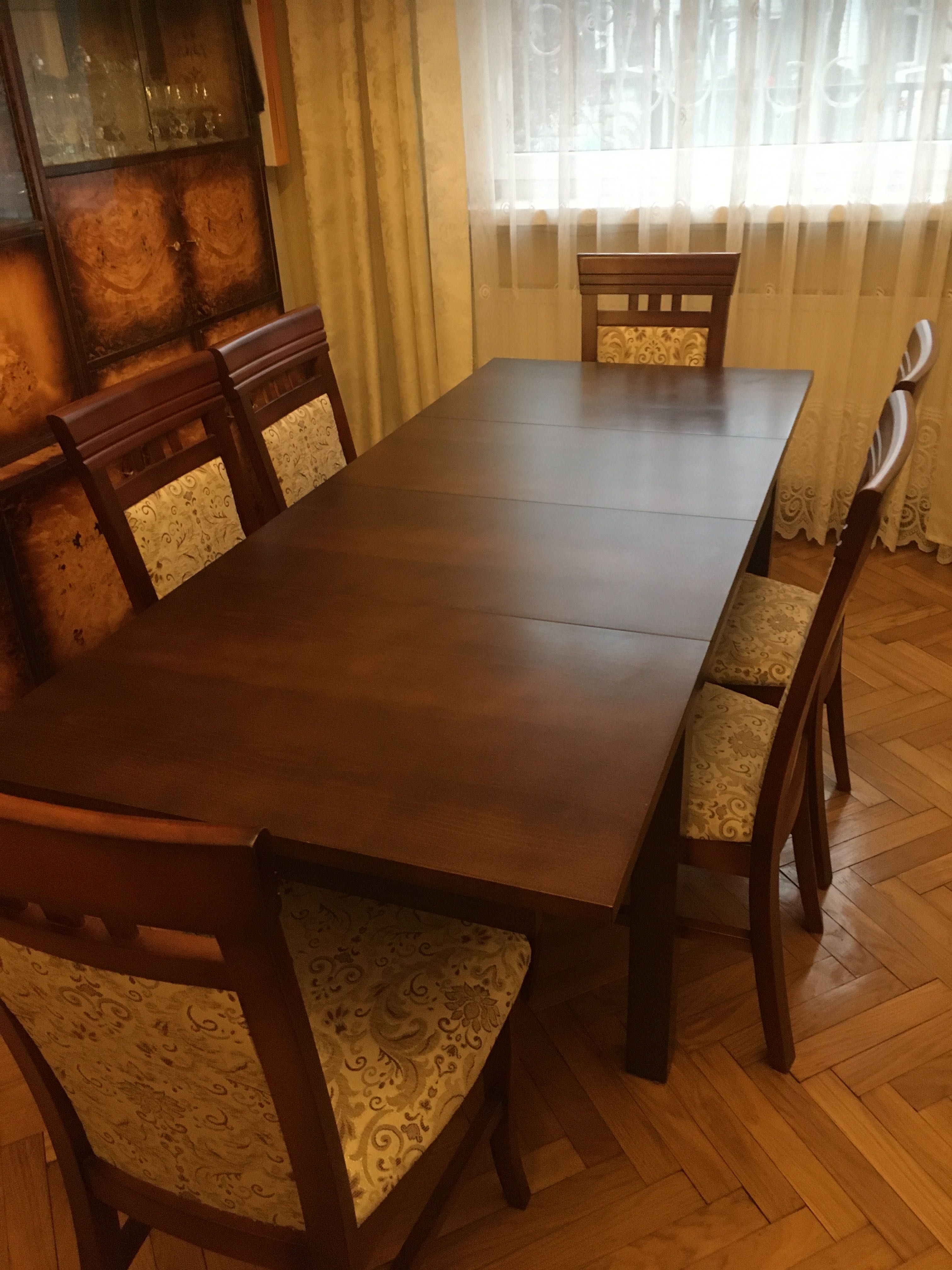 Stół rozkładany plus 6 krzeseł