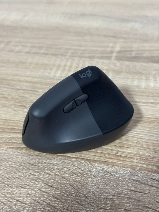 Бездротова миша Logitech Lift Ergonomic Vertical Graphite (910-006473)