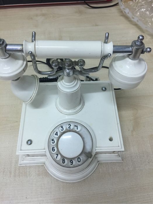 Продаеться телефон для колекції