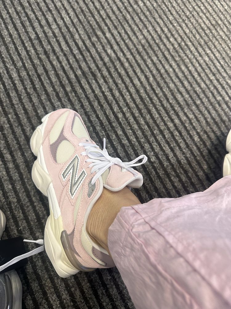 Шлепки Hugo Boss Кроссівки New Balance 9060 Original
