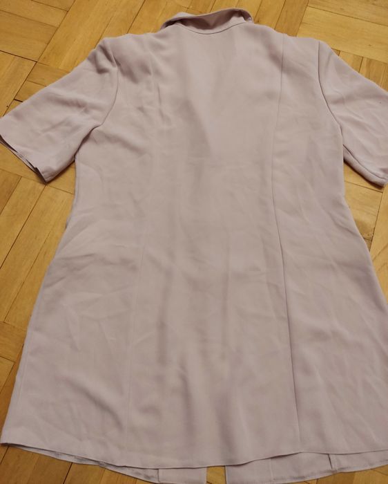 Kremowa beżowa sukienka mini, długi żakiet marynarka narzutka