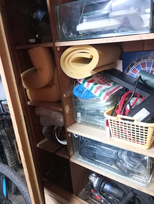 Sprzedam przedwojenną szafę lite drewno -  antyk