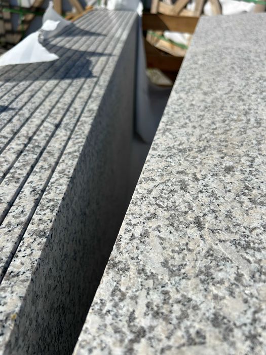 GRANIT Stopnica kamienna bullnose wymiar 160/40/3 cm Schody granitowe