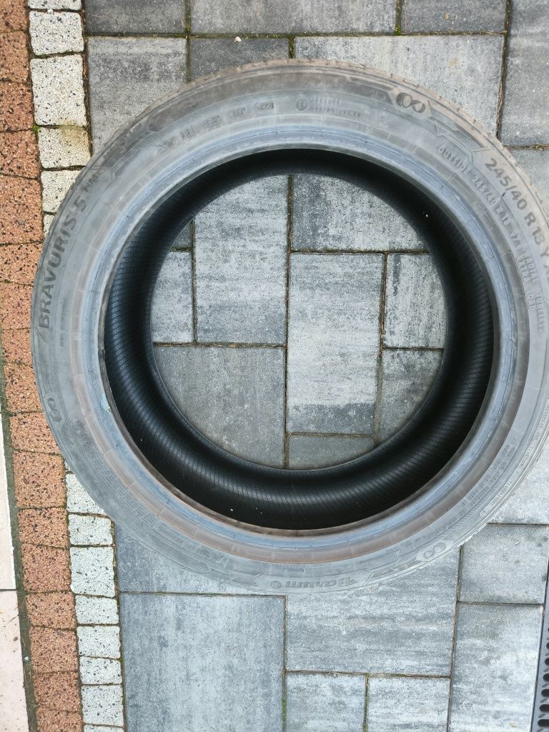 Opony Barum R18 245/40