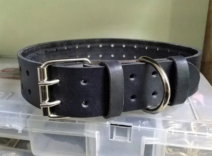 Міцний надійний нашийник з натуральної шкіри "Lockdog" чорний