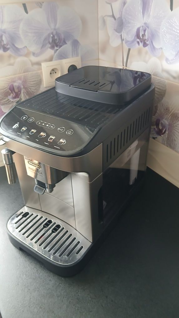 Ekspres do kawy DELONGHI Magnifica Evo