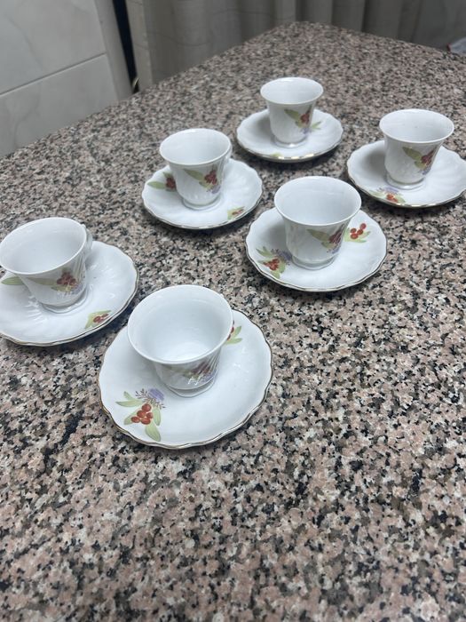 Conjunto 6 Chavenas com pires porcelana floral com bagas