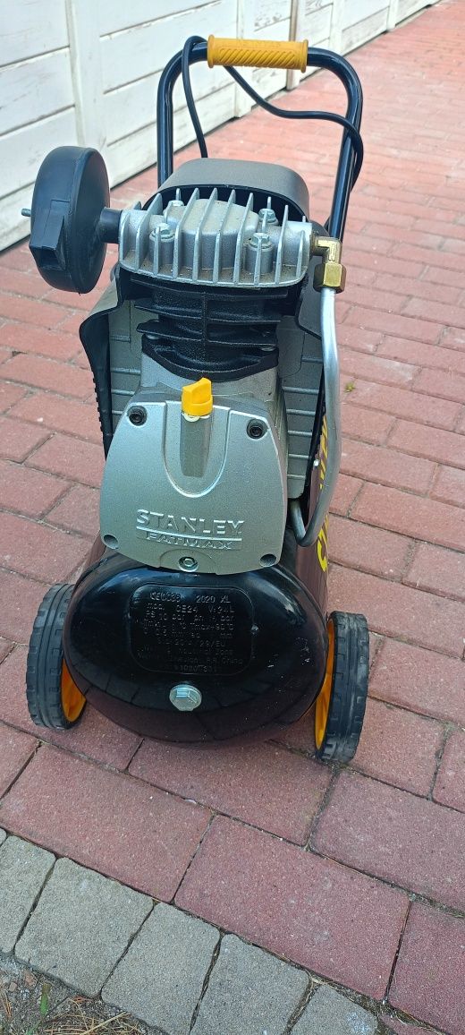 Kompresor 24l Stanley Fatmax 10 bar.