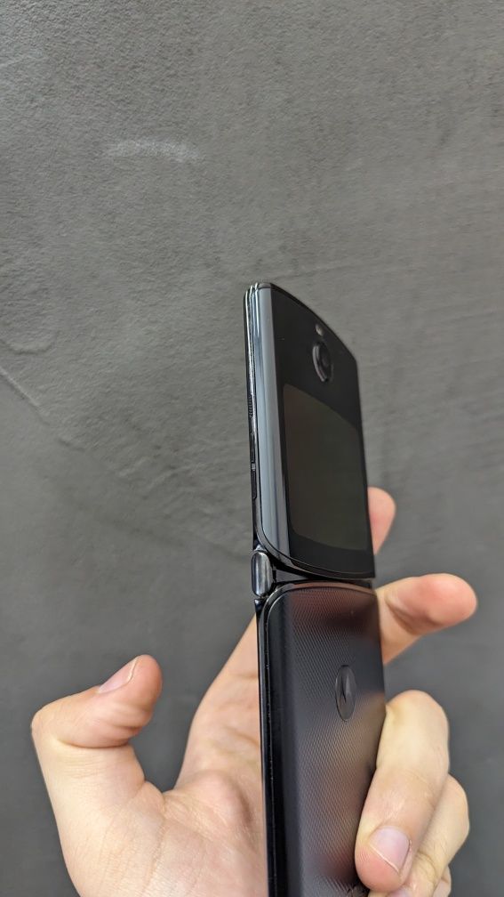 Розкладний  Motorola razr 2019 6/128GB Вау ефект