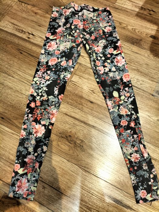 Spodnie. Legginsy. Rozm S