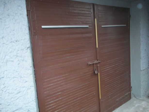 Drzwi garażowe używane