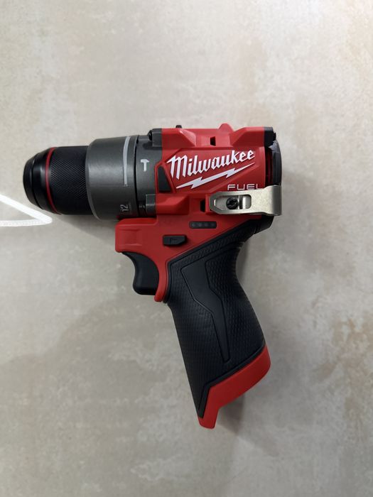 Wkrętarka z udarem Milwaukee m12