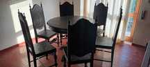 Conjunto de mesa e 6 cadeiras